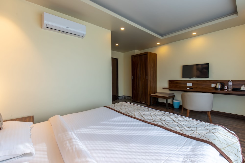 Deluxe Room - Photo 3