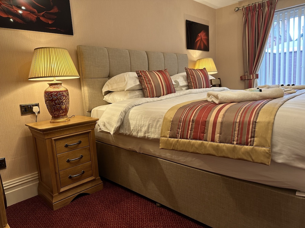 Exclusive Room, Jetted Tub, Courtyard View photo 3