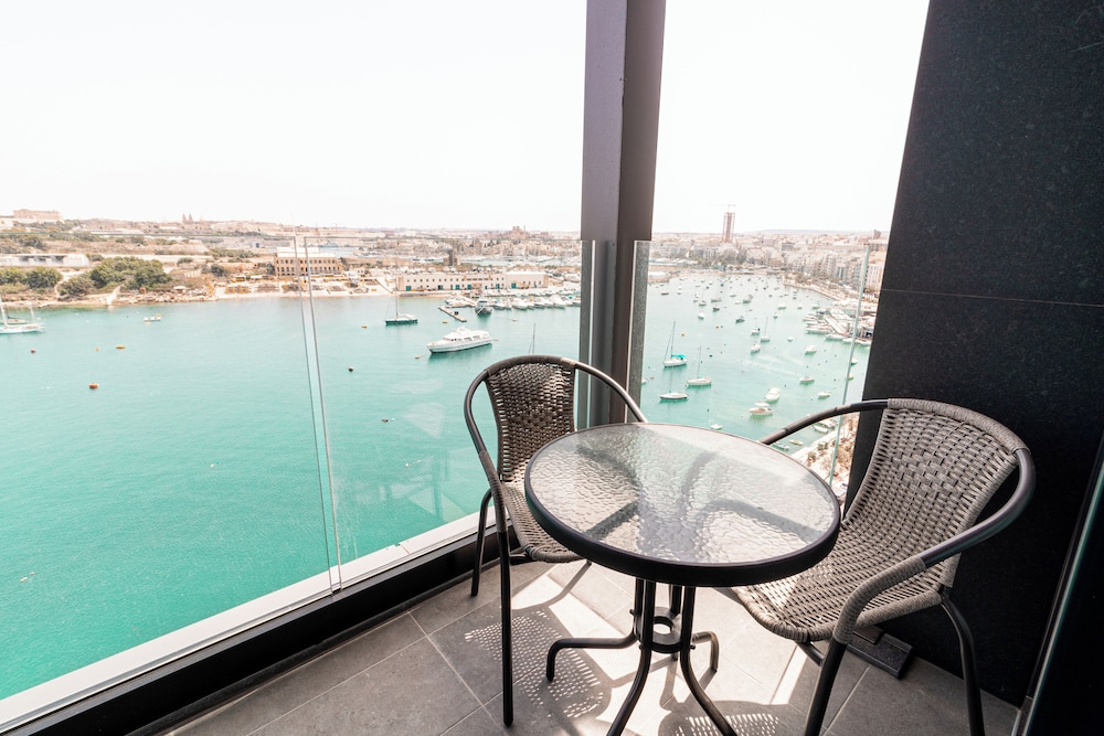 Deluxe Double or Twin Room, Sea View - Photo 6