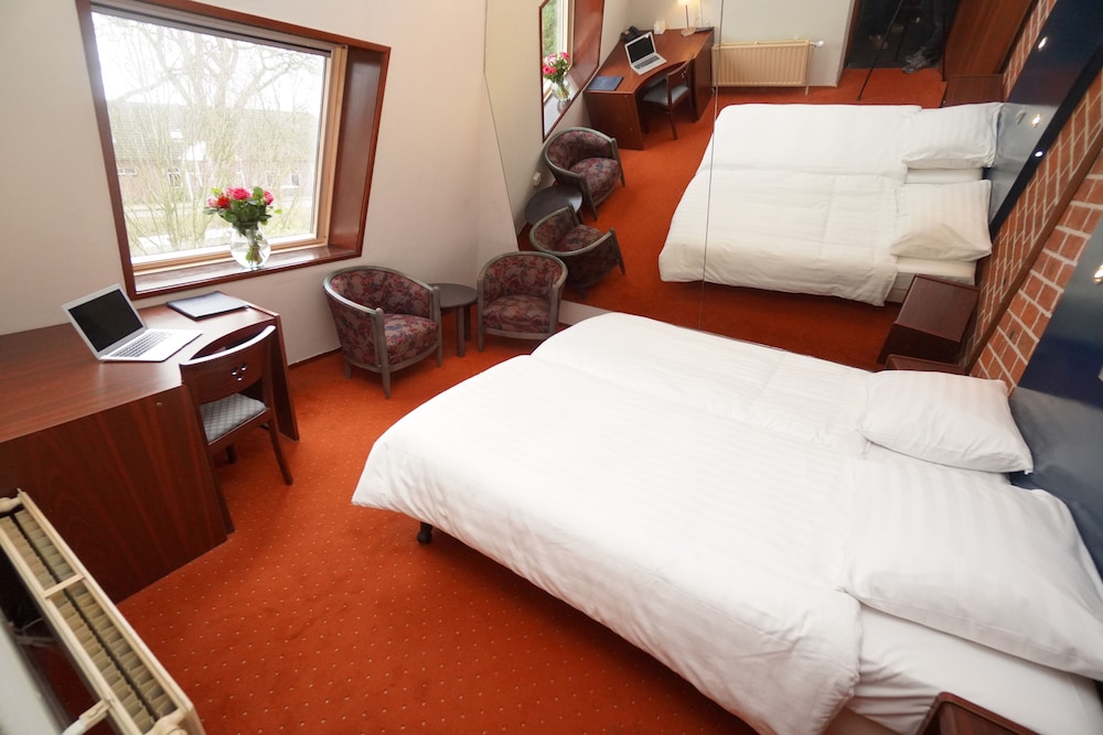 Economy Room, 2 Twin Beds photo 1