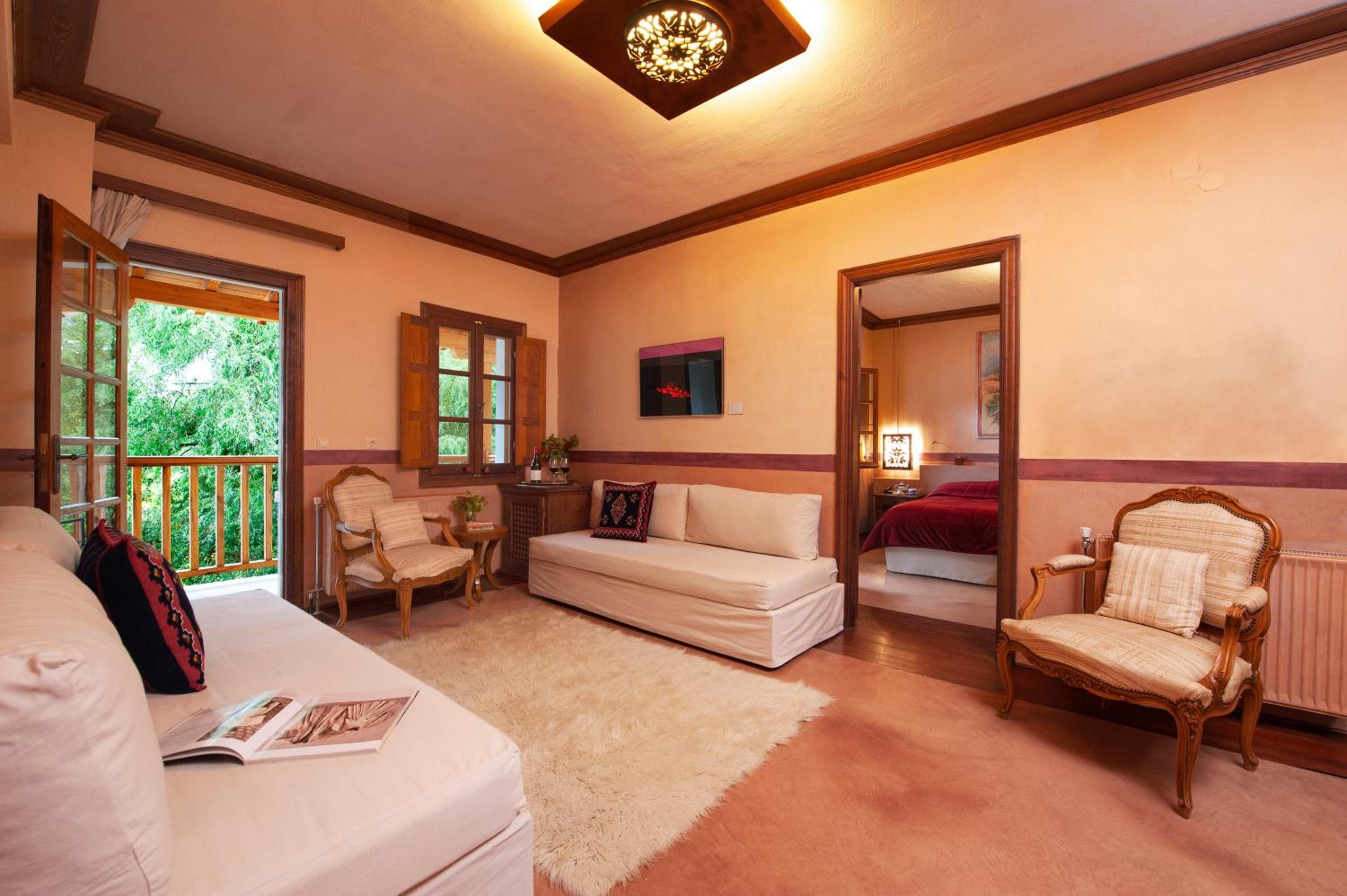 Grand Suite with Fireplace