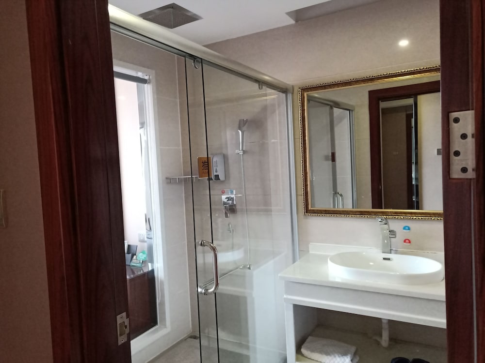 Deluxe Triple Room photo 2