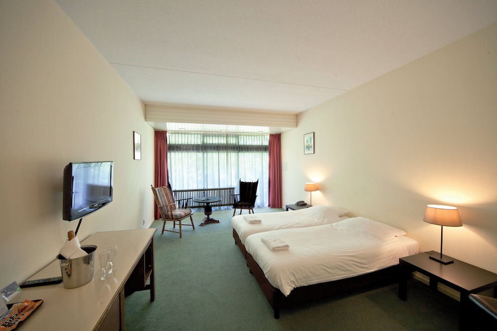 Standard Double Room, Bathtub photo 3