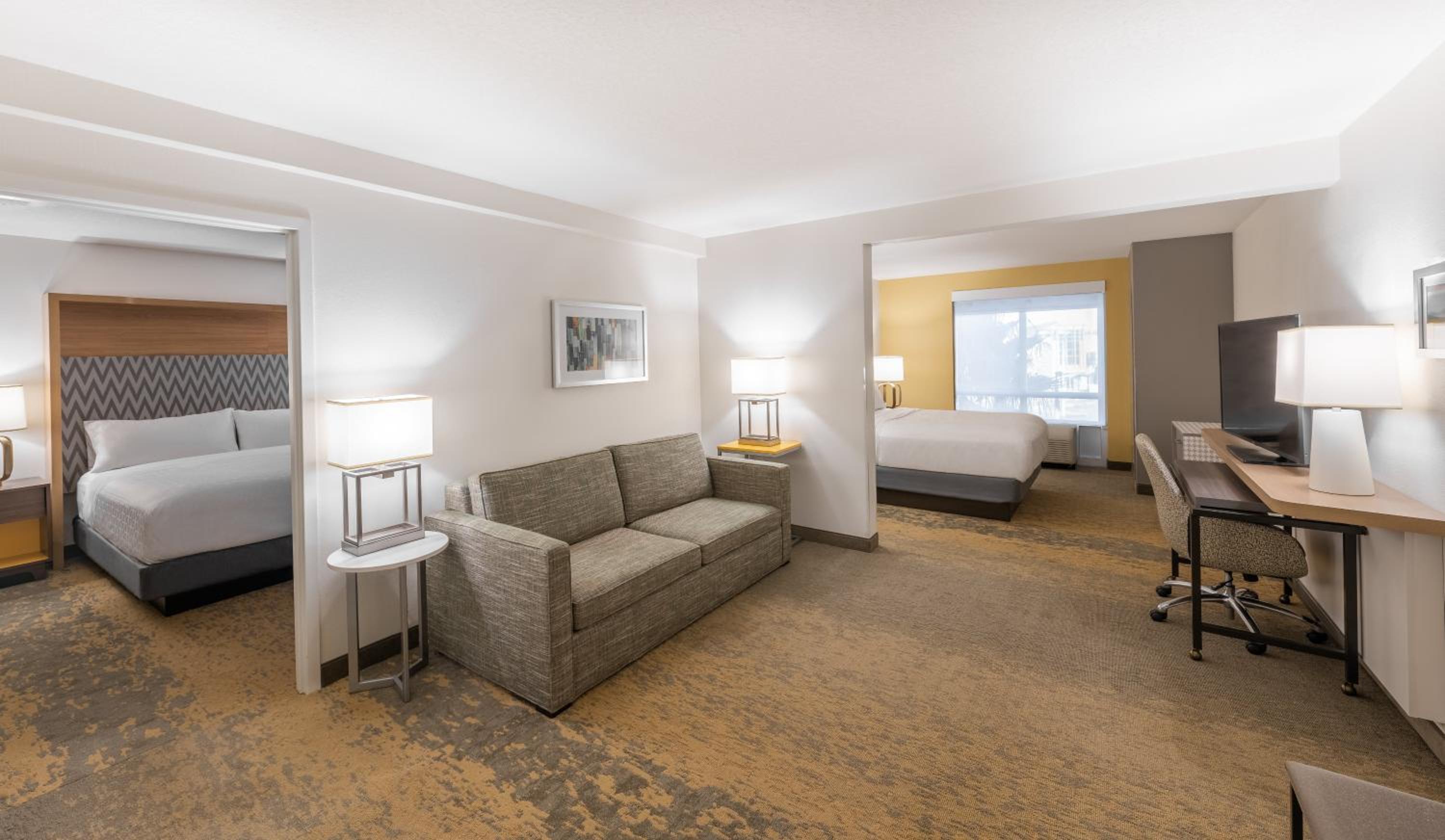 Two-Bedroom Suite - Photo 2
