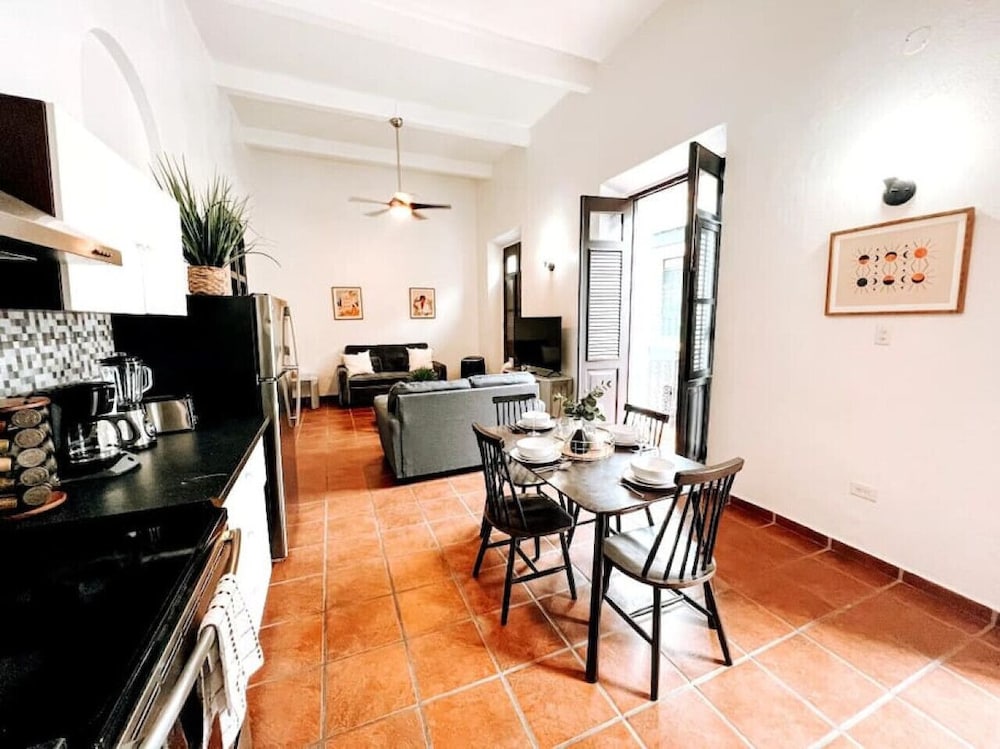 Basic Apartment (65 Fortaleza, Apt 1, San Juan PR 00901)