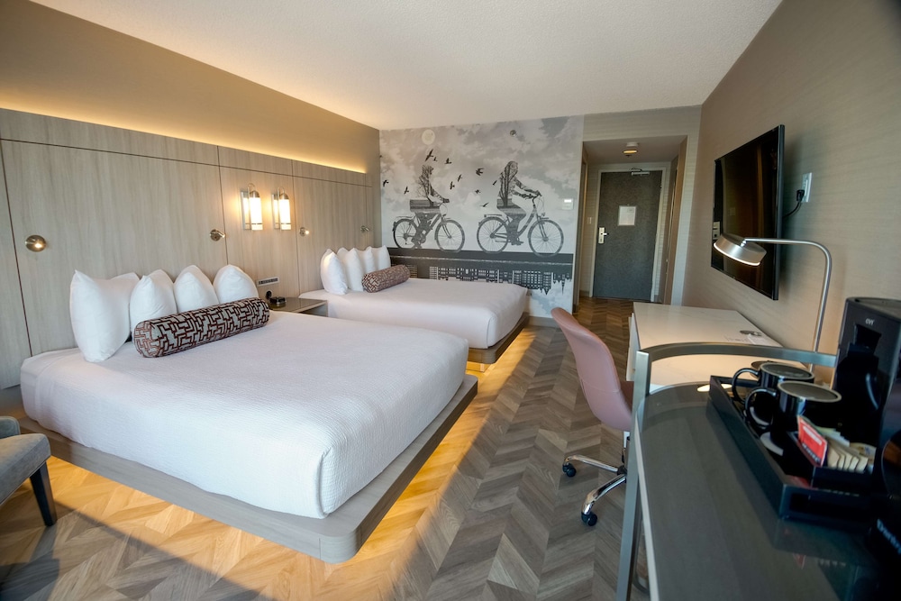 Room, 2 Queen Beds, Ocean View photo 3