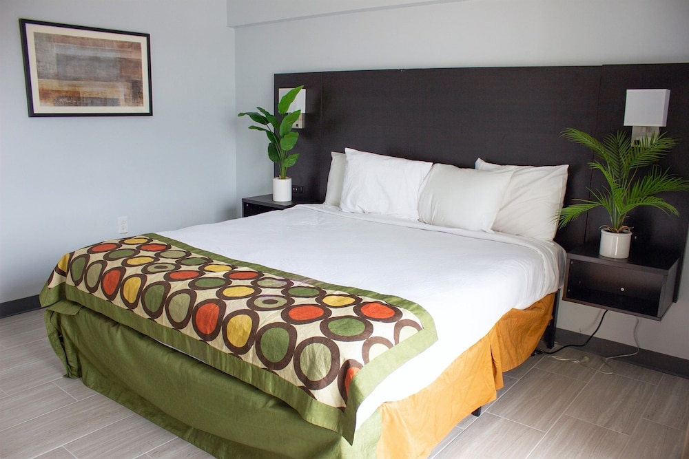 Deluxe Suite, Oceanfront - Photo 2