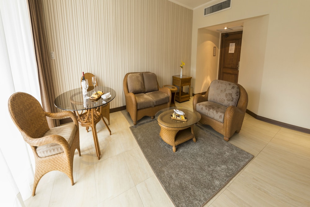 Royal Room - Photo 4