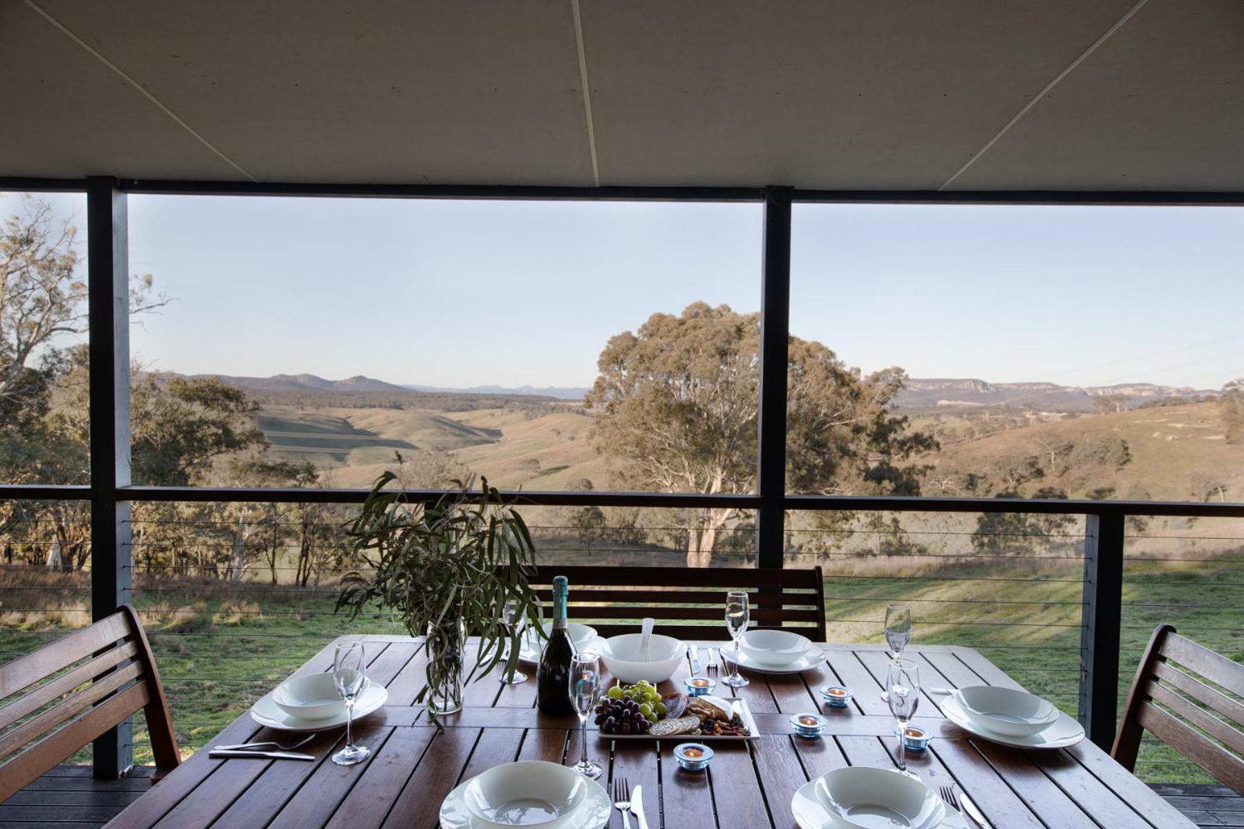 Three-Bedroom Cottage with Mountain View (8 Adults) photo 3