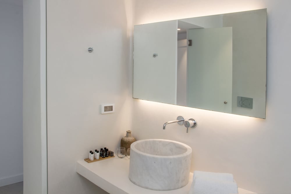 Suite, Pool View (Caldera View) - Photo 18