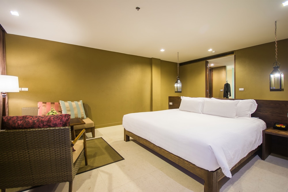 Premium Deluxe Room - Photo 7