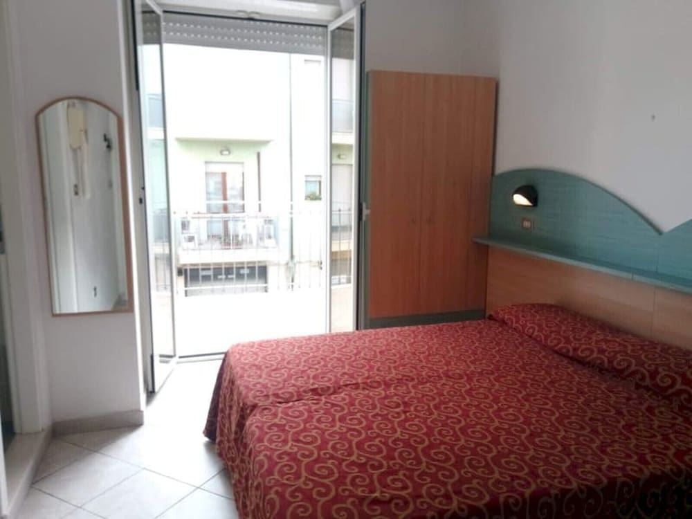 Economy Double Room - Photo 4