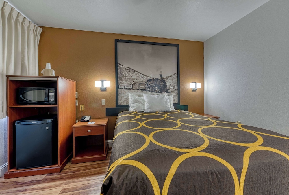 Room, 1 Queen Bed, Accessible, Non Smoking (Mobility) - Photo 2