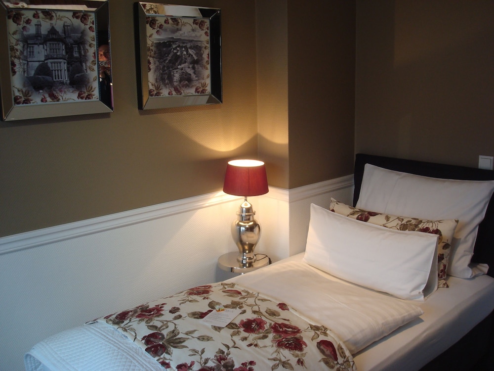 Economy Single Room