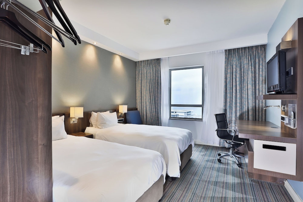Standard Room, 2 Twin Beds, Ocean View - Photo 2