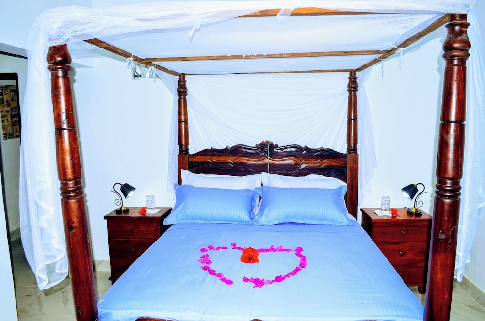 Double Room, 1 Queen Bed photo 1