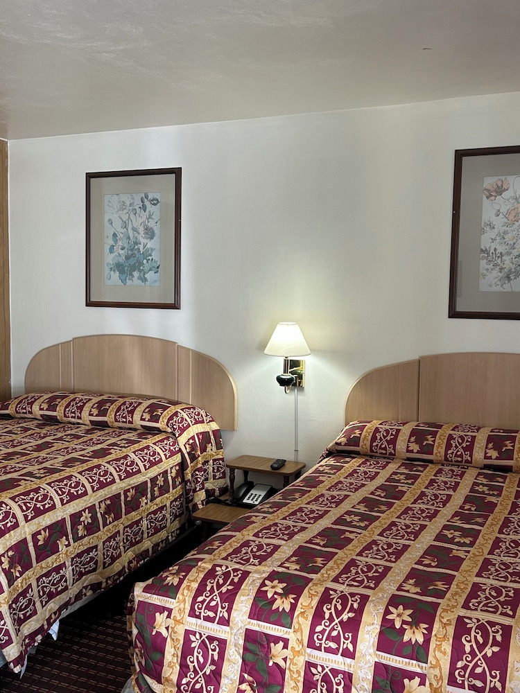 Basic Double Room photo 1