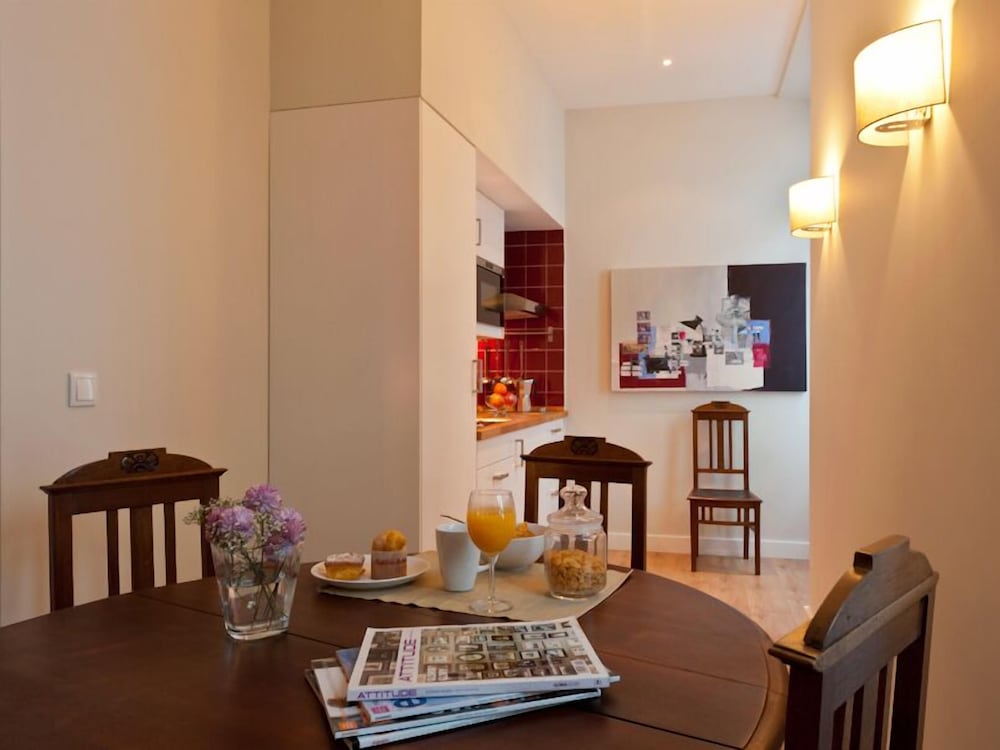 Deluxe Suite - Photo 6