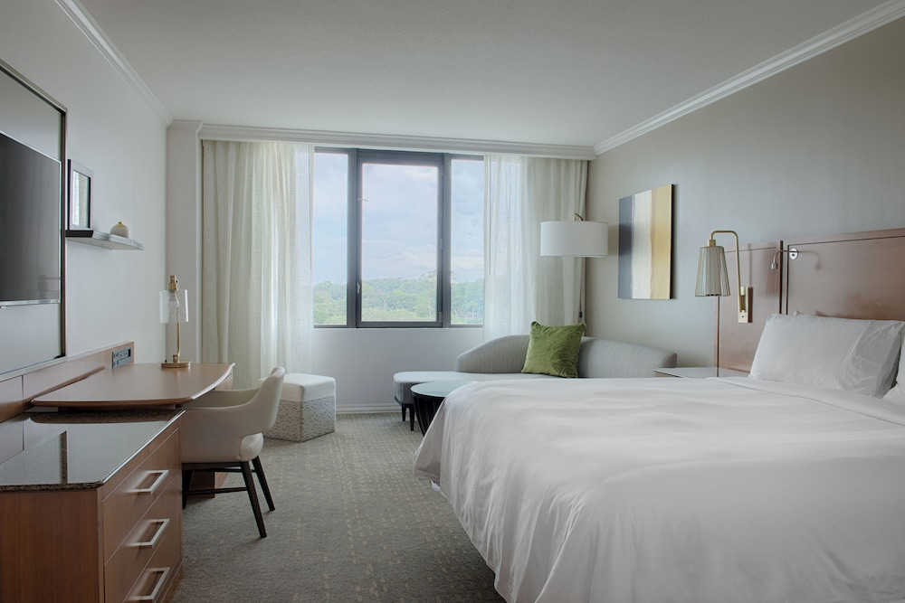 Room, 1 King Bed, Tower (Mobility Accessible, Tub)