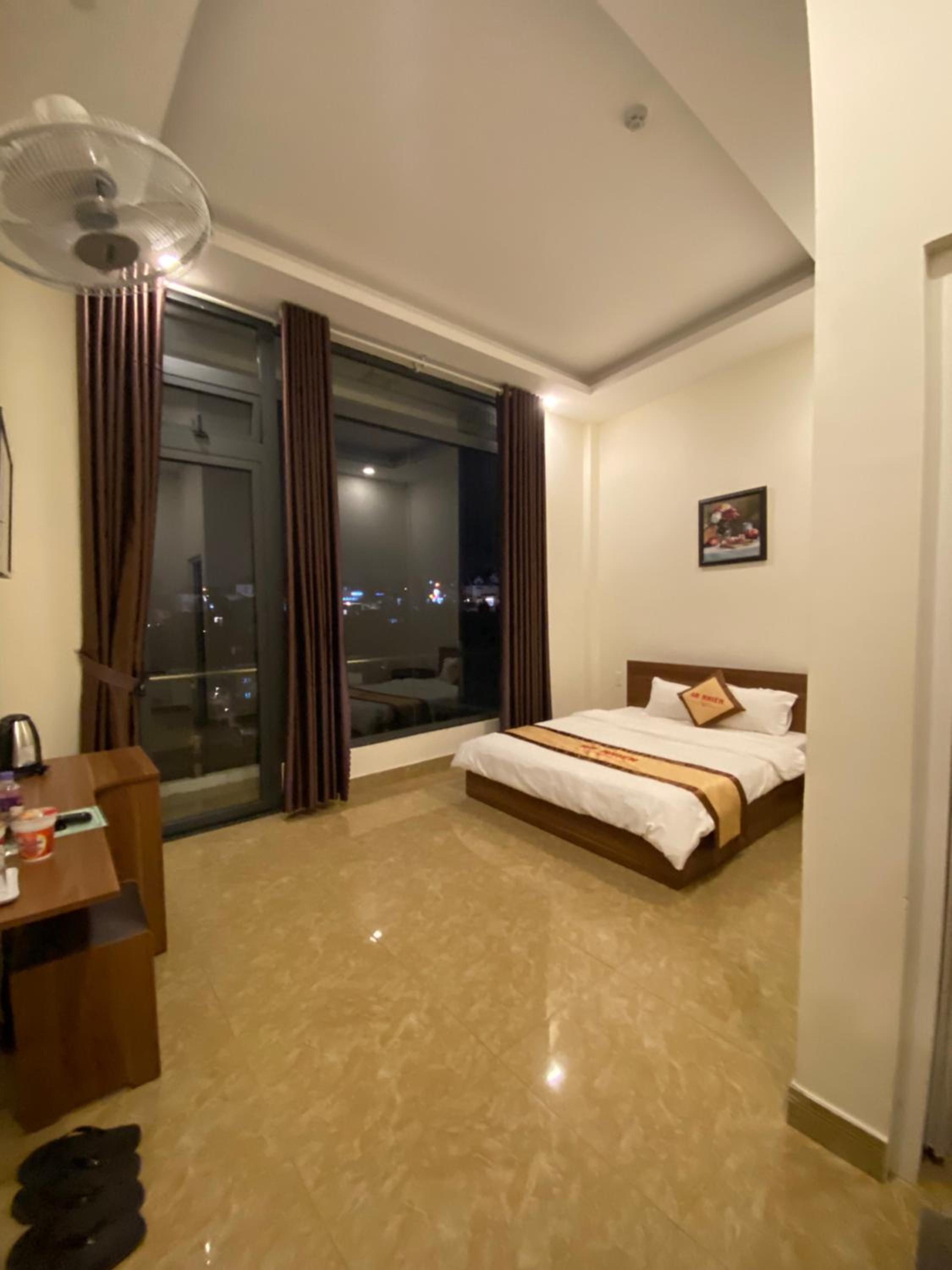 Double Room with Balcony - Photo 8