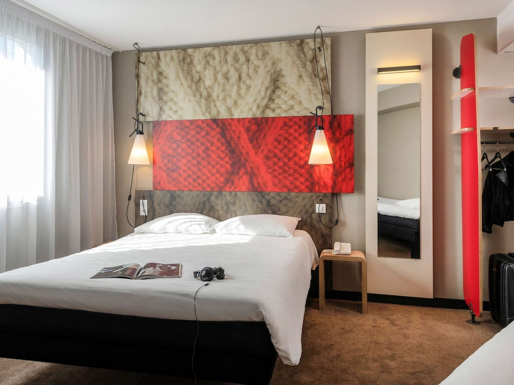 Standard Room, Multiple Beds photo 3