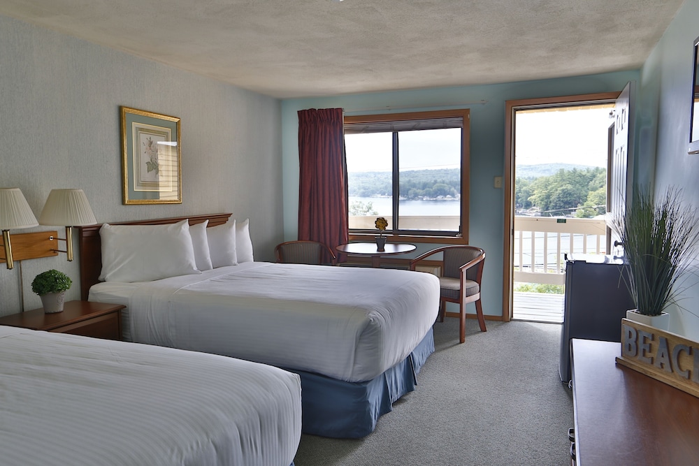 Inn View Queen - Spacious Room with Lake View - Photo 1