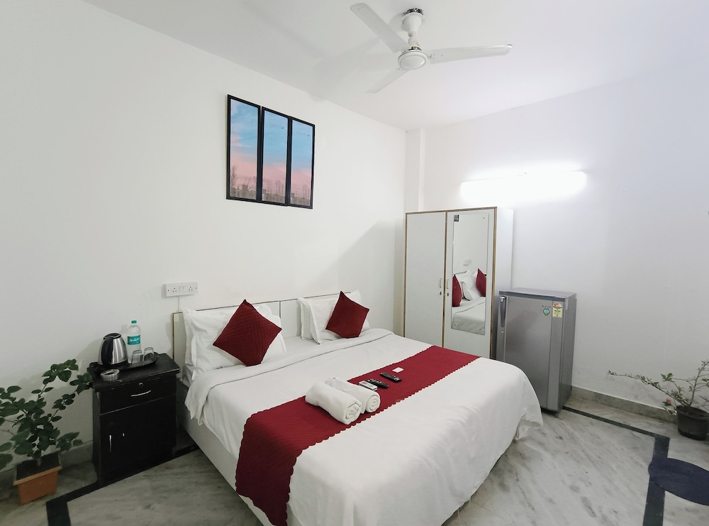 Deluxe Room - Photo 25