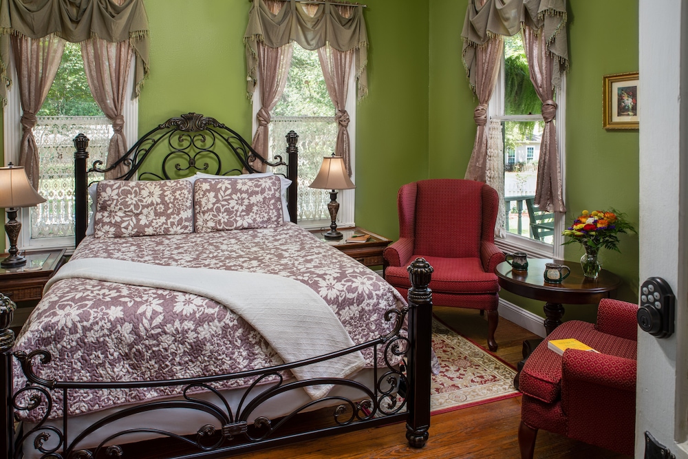 Room, Private Bathroom (Roses Room)