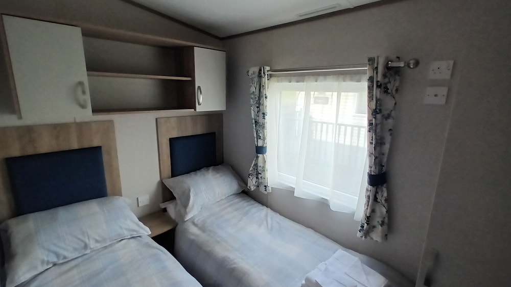 Mobile Home, 2 Bedrooms (Suki) photo 3