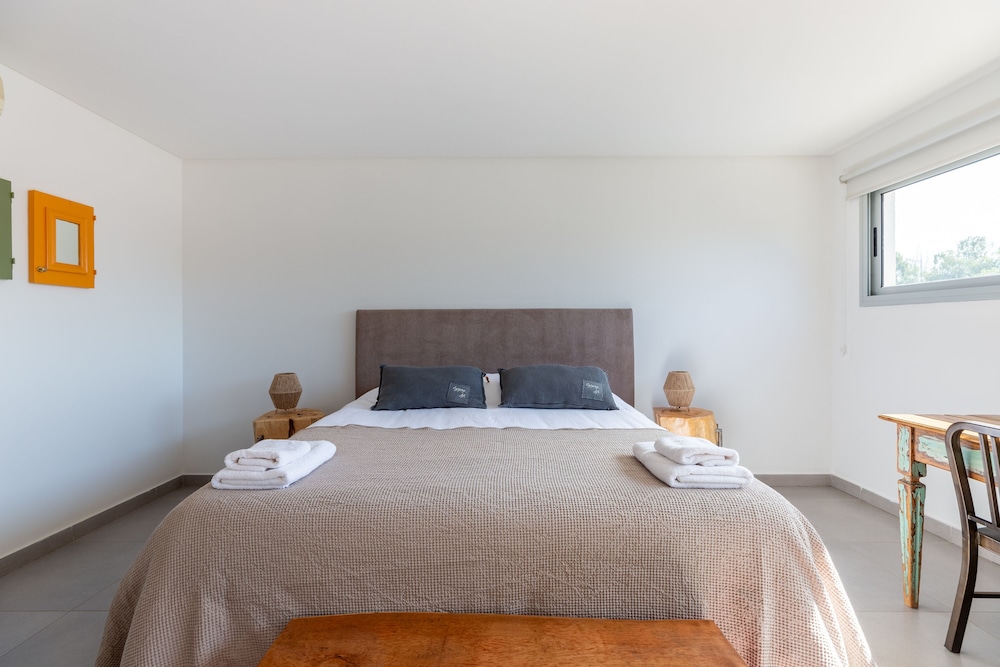 Exclusive House photo 1