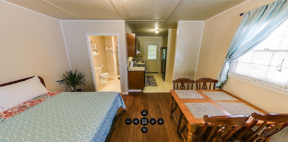 Cabin, Non Smoking (No Pets, Linens Included) photo 2