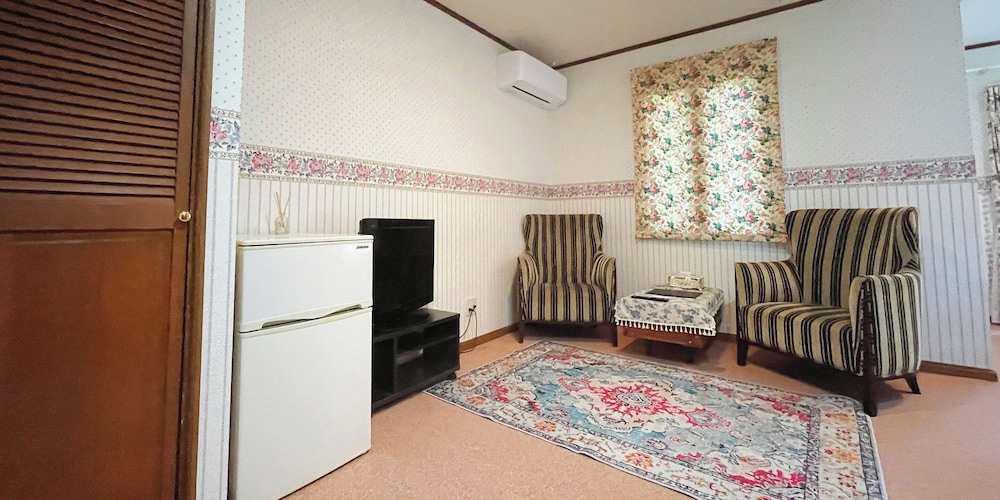 Basic Twin Room photo 3