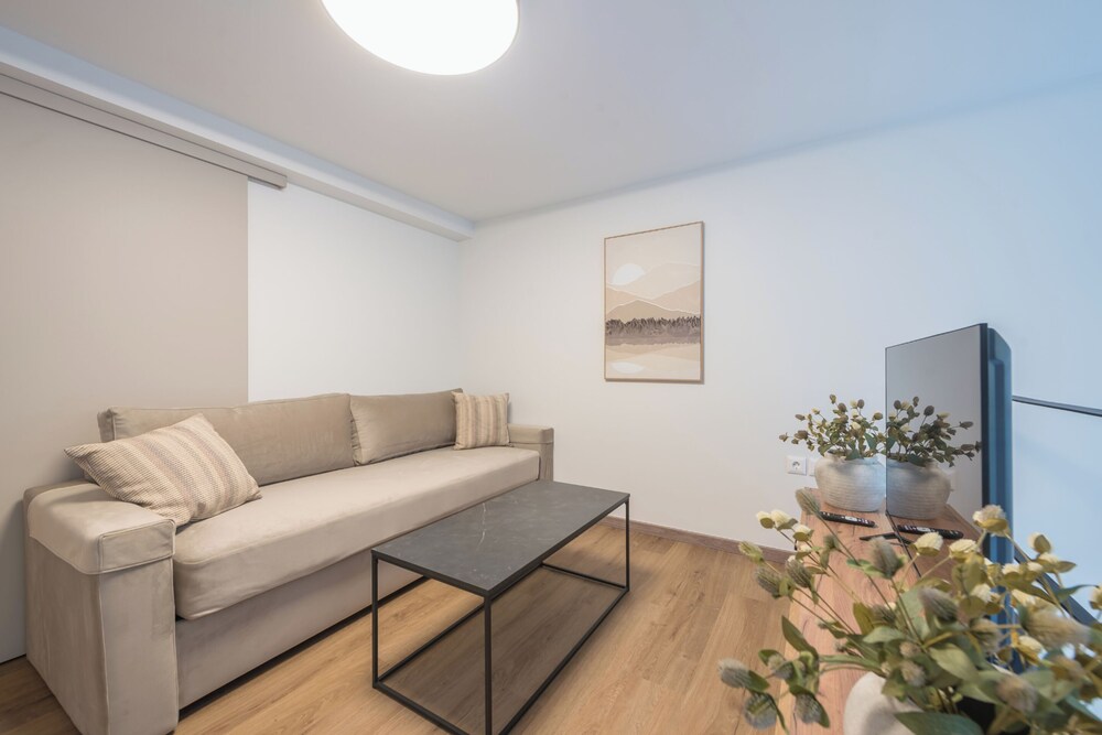 Athens Secluded Apartment B