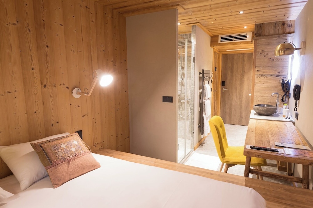 Standard Cabin