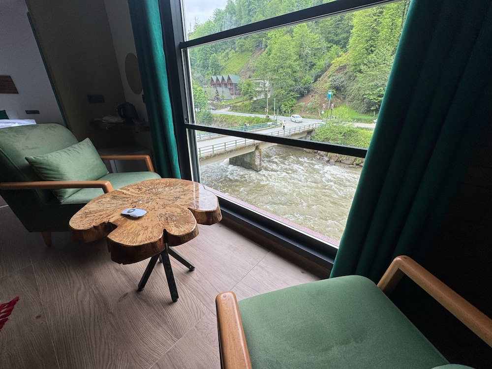 Studio, River View