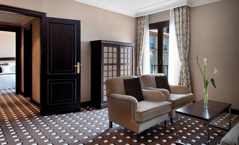 Junior Suite - Photo 1