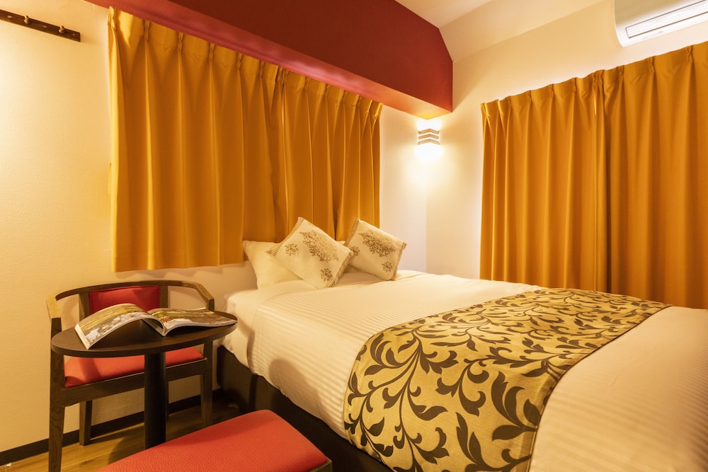 Standard Double Room - Photo 8