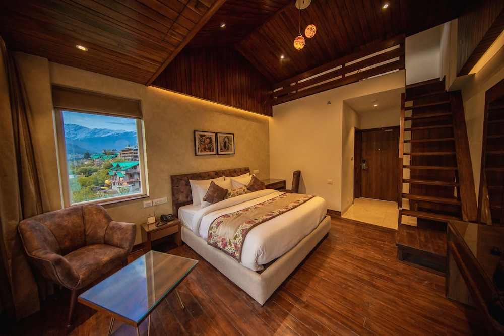 Duplex with Private Balcony photo 3