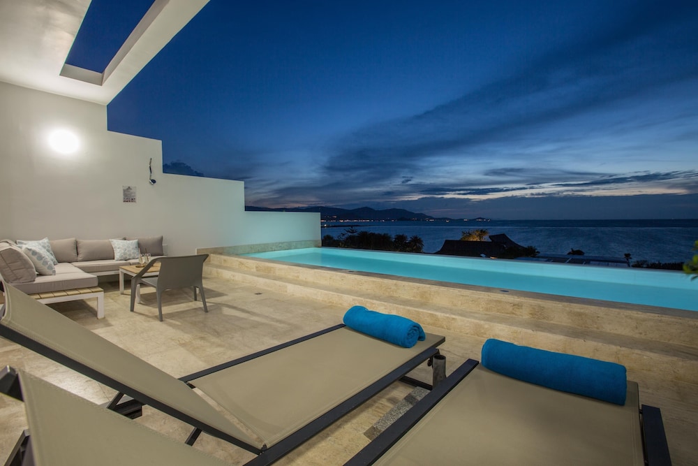 2 Bedroom Sea View Pool Suite & Cinema - Photo 28