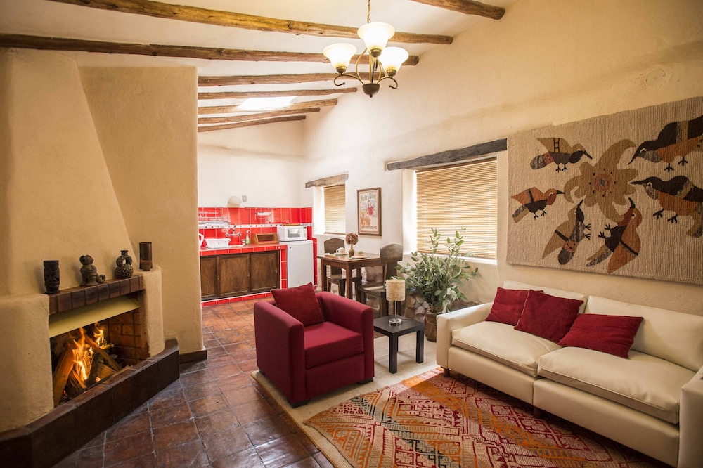 Red Bungalow photo 1