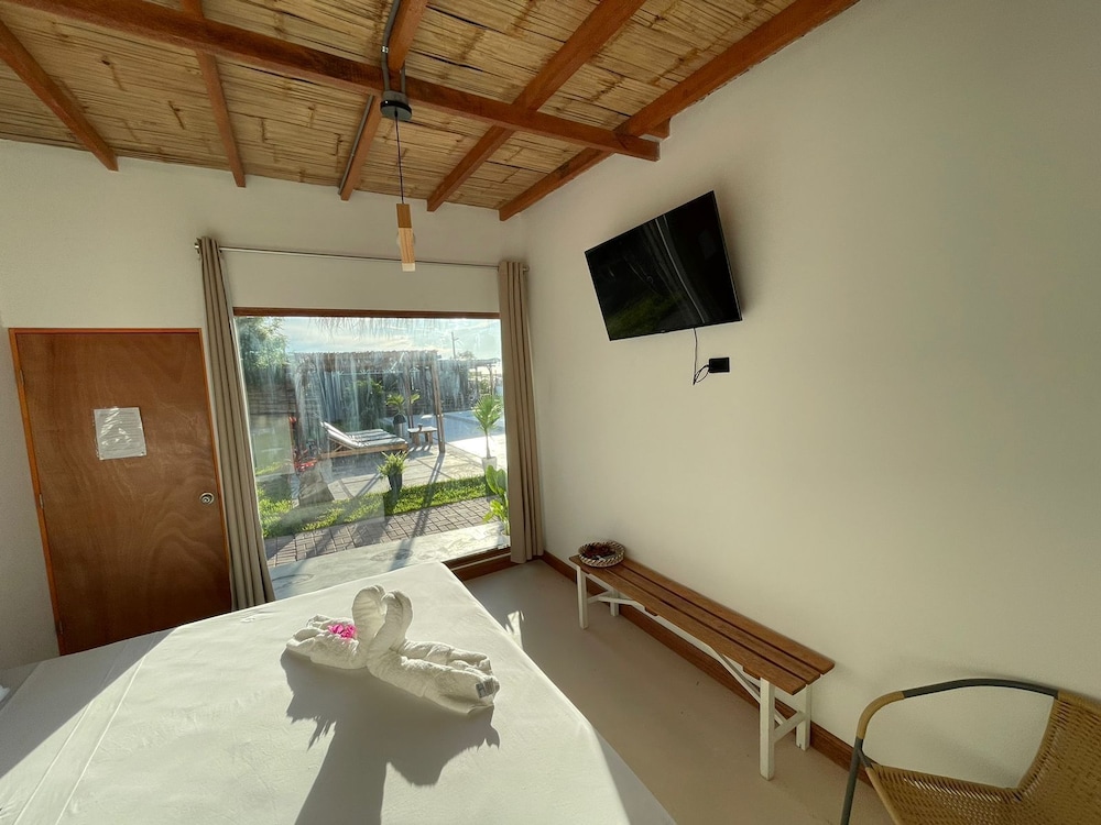 Superior Room, 1 Queen Bed, Pool View photo 1