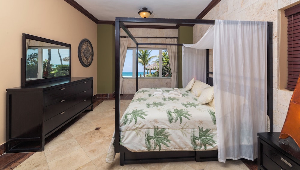 Luxury Apartment, 4 Bedrooms, Ocean View photo 3