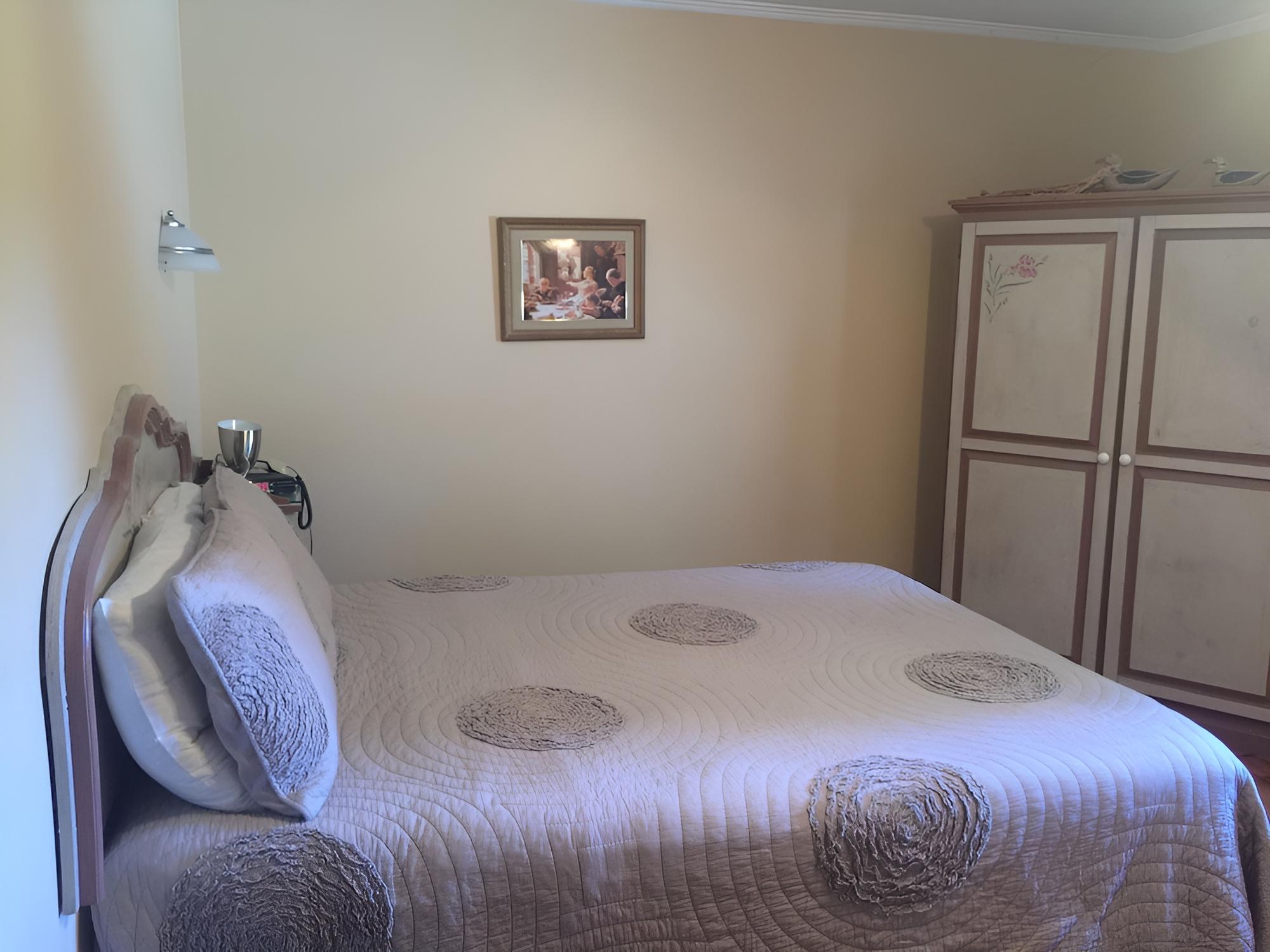 Economy Room, 1 Queen Bed photo 1