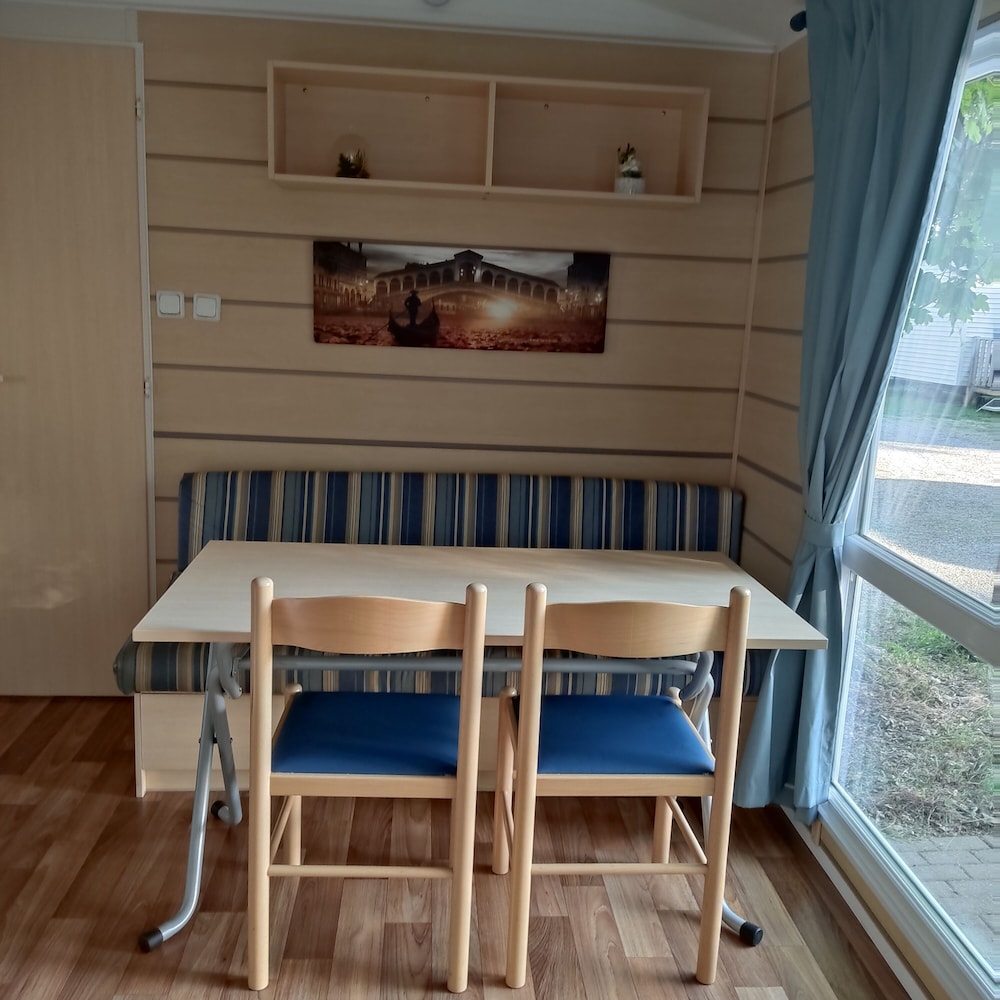 Mobile Home, 2 Bedrooms, Kitchen, Resort View