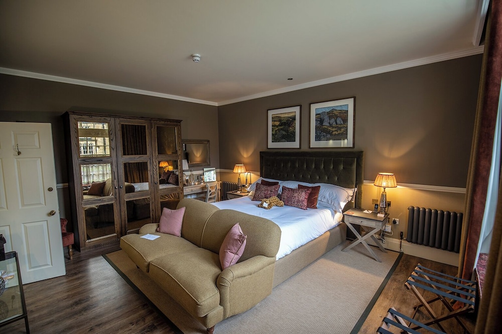 Baroness Room