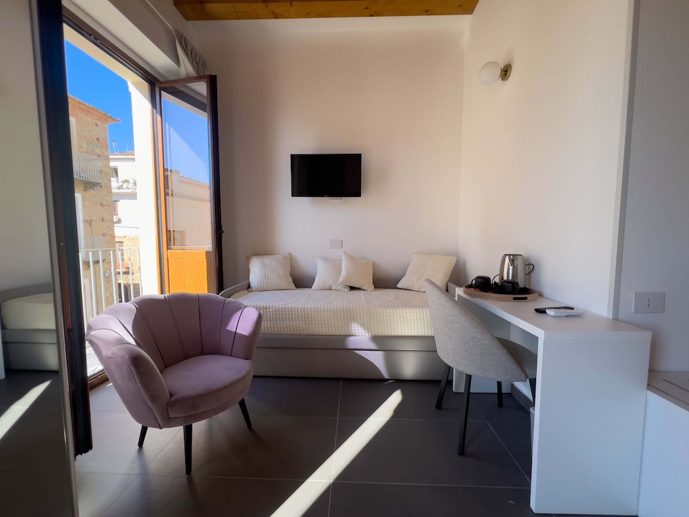 Family Room, Multiple Beds, Balcony photo 2
