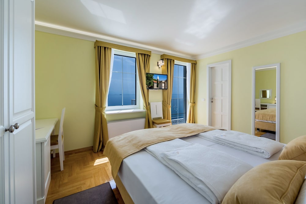 Superior Double Room (202) photo 3