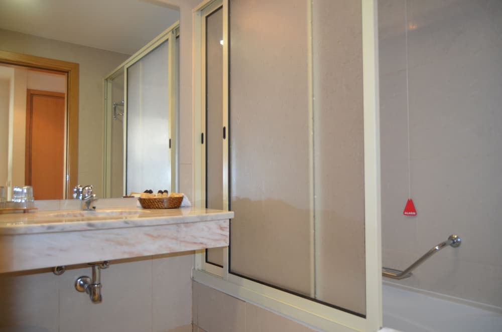 Double or Twin Room photo 2