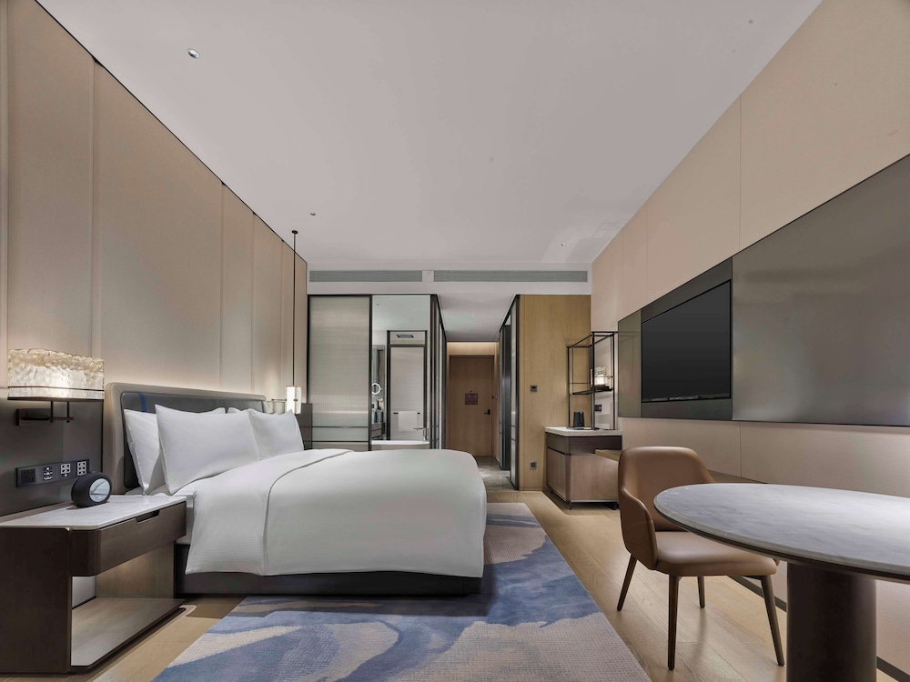 Premium Room, 1 King Bed