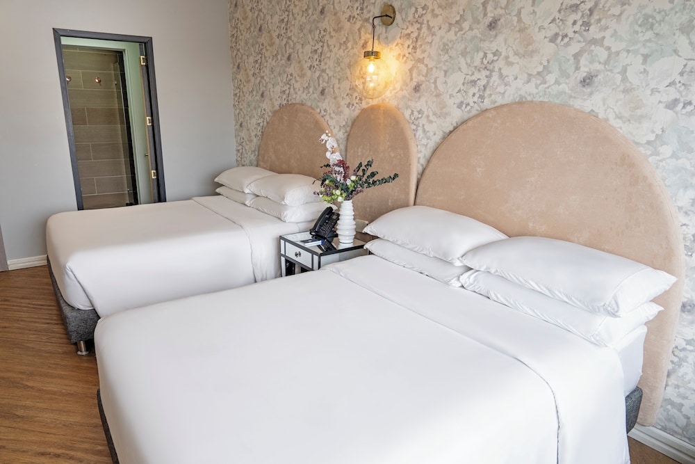 Premium Room, 2 Double Beds, Non Smoking - Photo 3